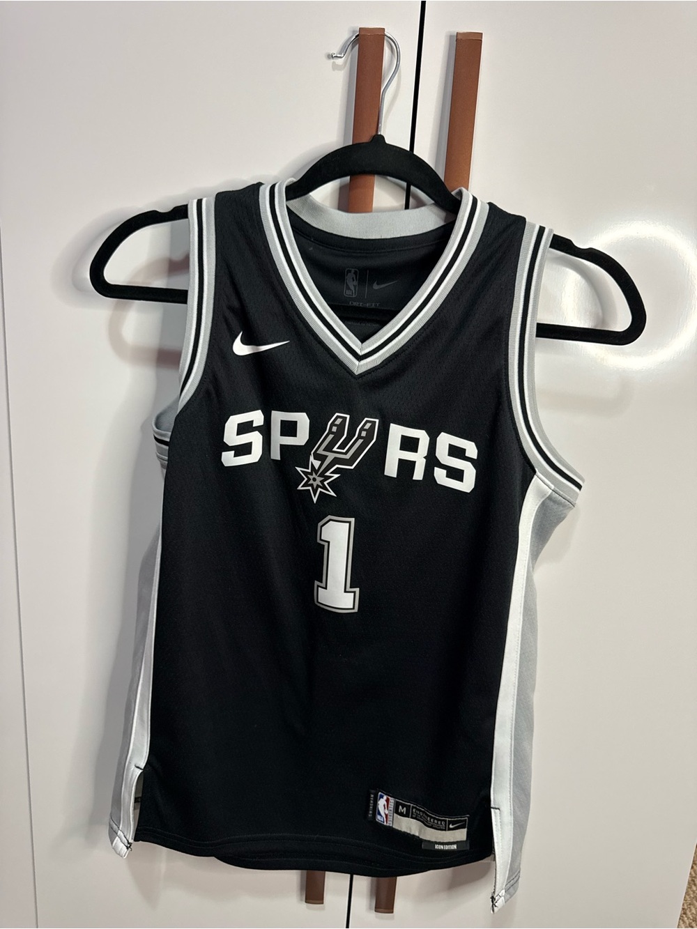 NBA San Antonio Spurs Black Wembanyama #1 Youth size M Jersey